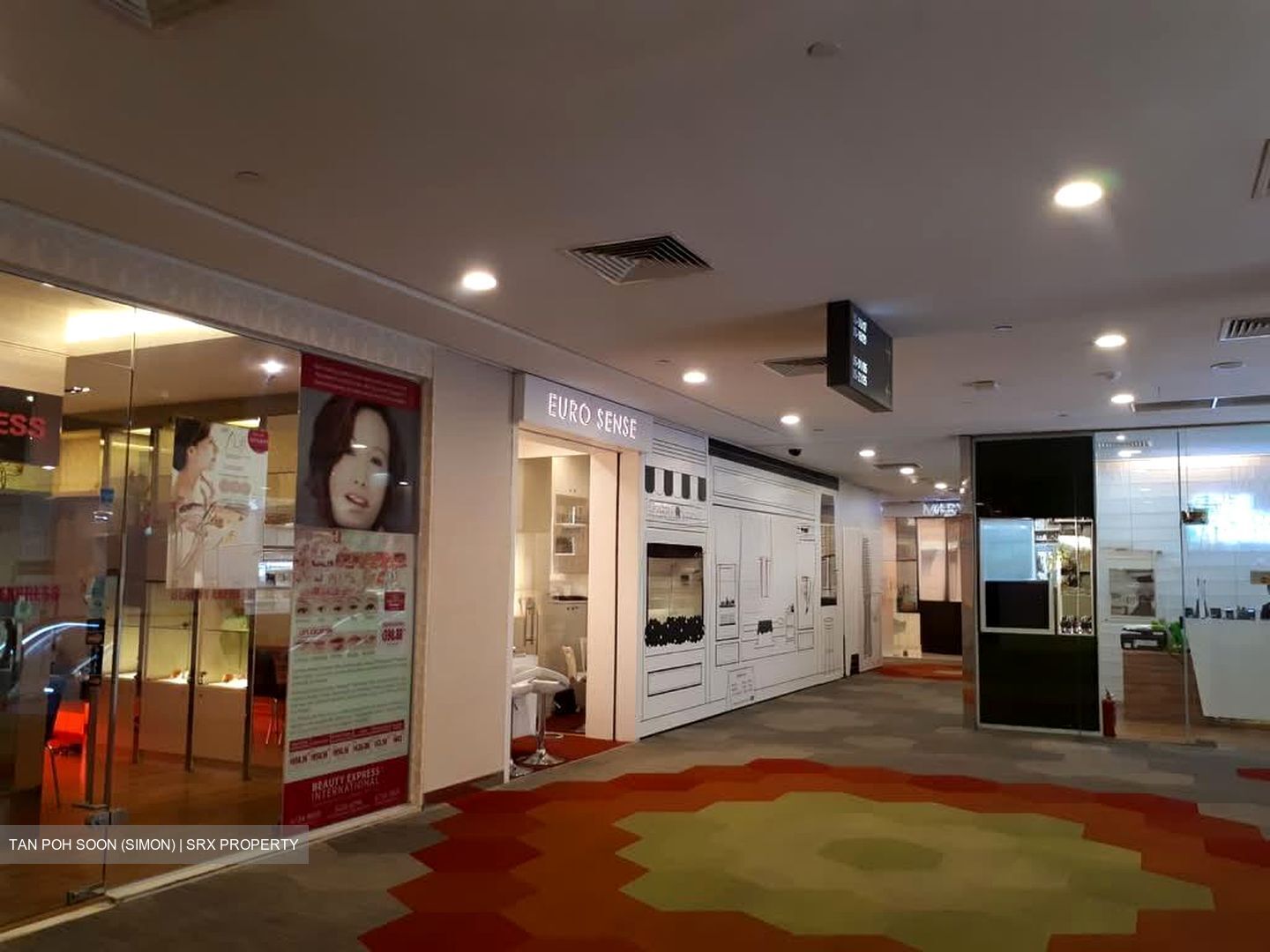 Parkway Parade (D15), Retail #556773851